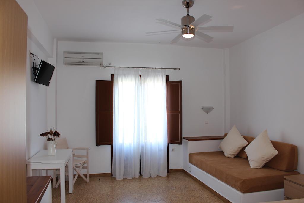 Hotel Kamari Kamares  الغرفة الصورة
